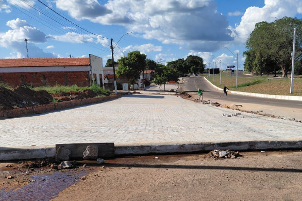 AVENIDA JOÃO BOUERES PAVIMENTADA